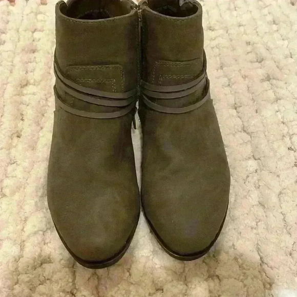 Madden Girl Dallyy Wedge Lace Up Ankle Boot 8.5 - Picture 2 of 6